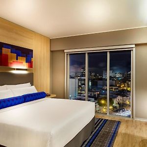 Breezy Room Larger Guest Room 1 King